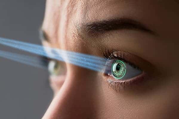 laser femtoseconde operation yeux laser chirurgie refractive paris ophtalmo paris specialiste chirurgie refractive chirurgie paris docteur romain nicolau