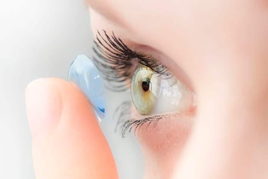 Chirurgie réfractive vs. Port de lentilles : Quelle est la meilleure option pour vos yeux ?